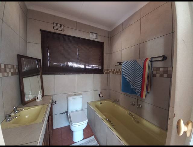 4 BEDROOM FREEHOLD FOR SALE IN CASSELDALE